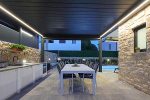 Holiday house ZOROO with private pool