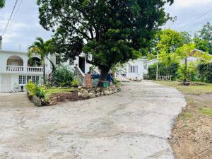 BreakFast Incl Adorable1BCottage Walk to the beach
