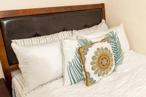 BreakFast Incl Adorable1BCottage Walk to the beach