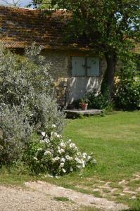 Maisons d'hotes ferme st pierre 2 suites avec repas, piscine, clim, cheminee ou baignoire spa : photos des chambres