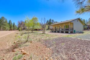 Deck and ATV Trail Access Quiet Cabin in Show Low
