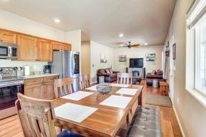 Deck and ATV Trail Access Quiet Cabin in Show Low