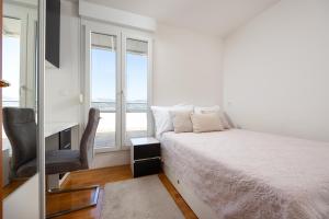 Rose Penthouse Apartment Split