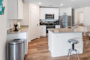 Palm Coast Coquina Escape with Fire Pit Near Beach