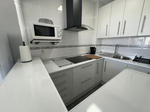 Apto vistas al mar a 1 min de la playa Benalmádena