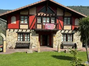 Vivienda turistica jardín con encanto y piscina - Vicárregui