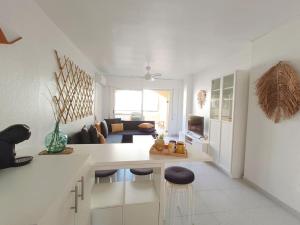 Apto Roquetas con terraza, a 1min de la playa, garaje y piscina