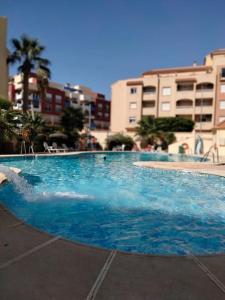 Apto Roquetas con terraza, a 1min de la playa, garaje y piscina