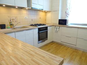 Smart Apartament Premium Tei - 110 mp, 4 Camere, Jacuzzi & Living Generos, Cameră Copii, Piatra Neamț