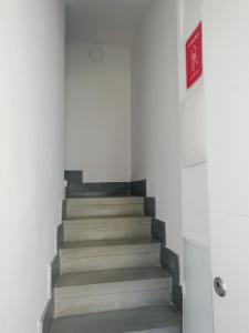 casa de tres habitaciones con parking bajo la casa