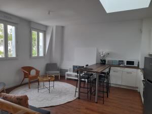 Appartements Appart dans petit chateau en centre ville : photos des chambres