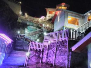 THE WONDERLAND COTTAGES & Cafe