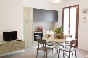 Queen Venice Fly Apartments