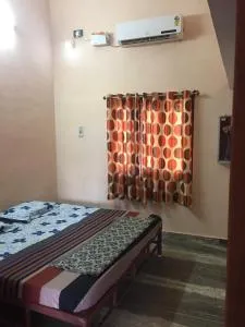 Raja's Inn - Ambāsamudram