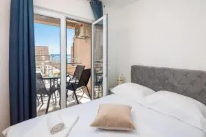 Apartment Noa with sea view and private parking - Makar