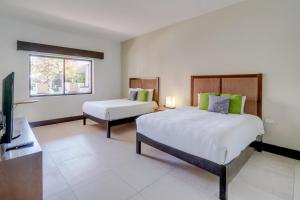 Aldea Thai Tropical Oasis Steps to the Beach