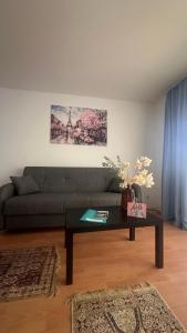 15-Zentrales 2-Zimmer Apartment-WLAN,Magenta TV und große Balkon mit Gartenblick