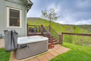 Pet-Friendly Boone Cabin with Mtn Views and Hot Tub! - Trade