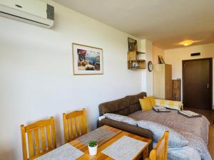 GRAND KAMELIA B 2,8 Large Studio Sunny Beach