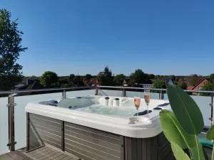 Penthouse mit Whirlpool im Herzen von Niedersachsen - Großburgwedel