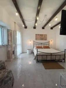 Antiche Mura Apartments"Cielo di Puglia" -2 matrimoniali, cucina e terrazzo - توري