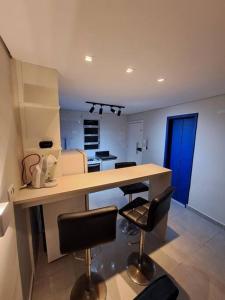 Kitão charmoso a 100m da praia Aviação (Praia Grande)