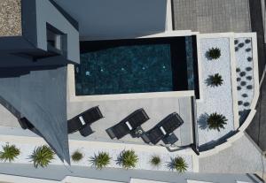 Spectacular villa X with heated pool overlooking Split and sea