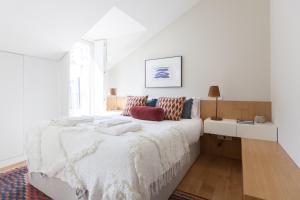 FLH Restauradores Deluxe Apartment with Terrace