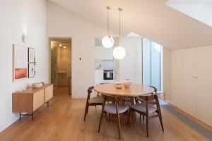 FLH Restauradores Deluxe Apartment with Terrace