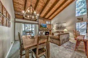 Lakeland Village 410 - Bijou