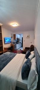 JVStudios-Smarthome Serviced Apartments