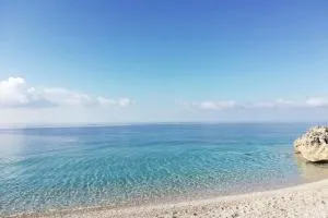 Holliday home 200m from the beach at White Rocks, Dhermi - 德尔米