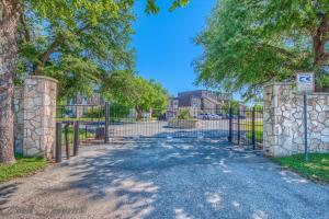 SS 4B Riverside Condo