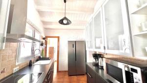 Oasis Beach Holiday Home with jacuzzi