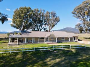 Merrigums - Merrijig - Sleeps 12
