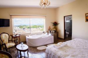 CASA LOMA HOTEL BOUTIQUE & TERRAZA GASTRO