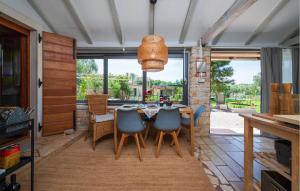 1 Bedroom Awesome Home In Peroj 