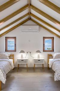 Apartments with parking spaces Splitska, Brac - 23168