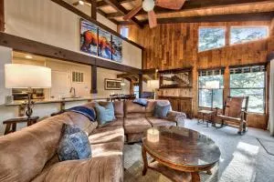 Lakeland Village 495 - Stellers Jay’s Nest Hot Tubs Beach - Mevers