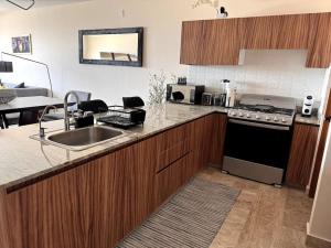 Depa Luxe 2HAB con Alberca y Playa Caminando