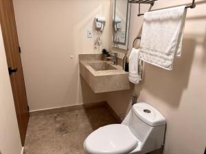 Depa Luxe 2HAB con Alberca y Playa Caminando