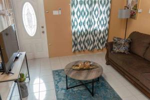 Charming Deluxe 2 bedroom home