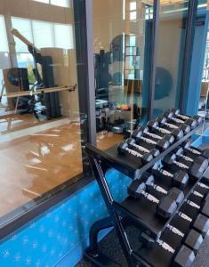 Luxury MDR 1bd1ba w patio pool view, spa, gym