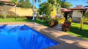 Casa com Piscina em Jauá condomínio