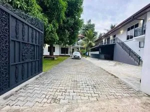 Hotel white house mahiyanganaya - Dehiattekandiya