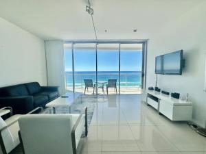 Beachfront on Oasis Centre, Air on Broadbeach 1503