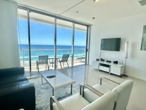 Beachfront on Oasis Centre, Air on Broadbeach 1503