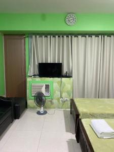 S&S CondoTel STUDIO TYPE One Palm Tree Villas