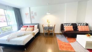 Baan Kun Koey Condo Huahin B103,Pool View,Heart of Huahin,Near Blue Ports,300m from Beach