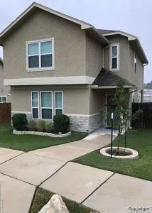 GEM With Movie Theater near San Antonio and RAFB - 新布朗费尔斯